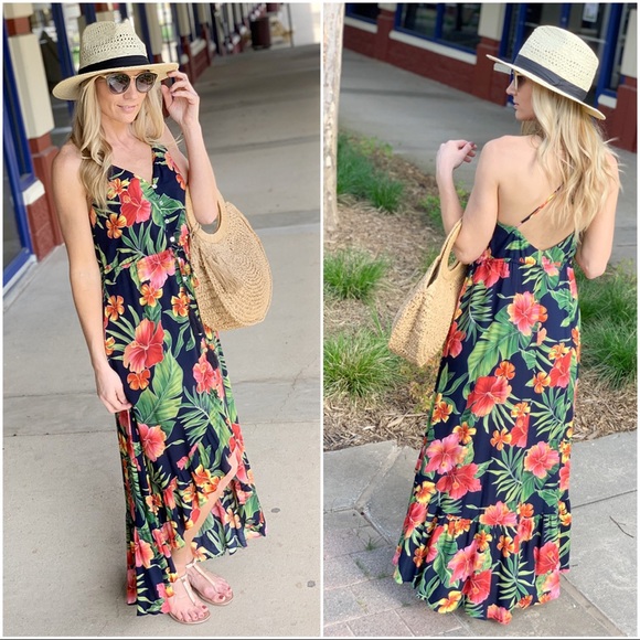 ✨LAST ONE✨Navy Tropical Print Maxi Dress - Picture 2 of 4